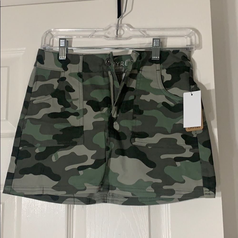 Women’s camo skirt brand new with tags